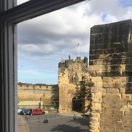 Castle Retreat - Luxury Apartment Opposite Alnwick Castle Bagian luar foto