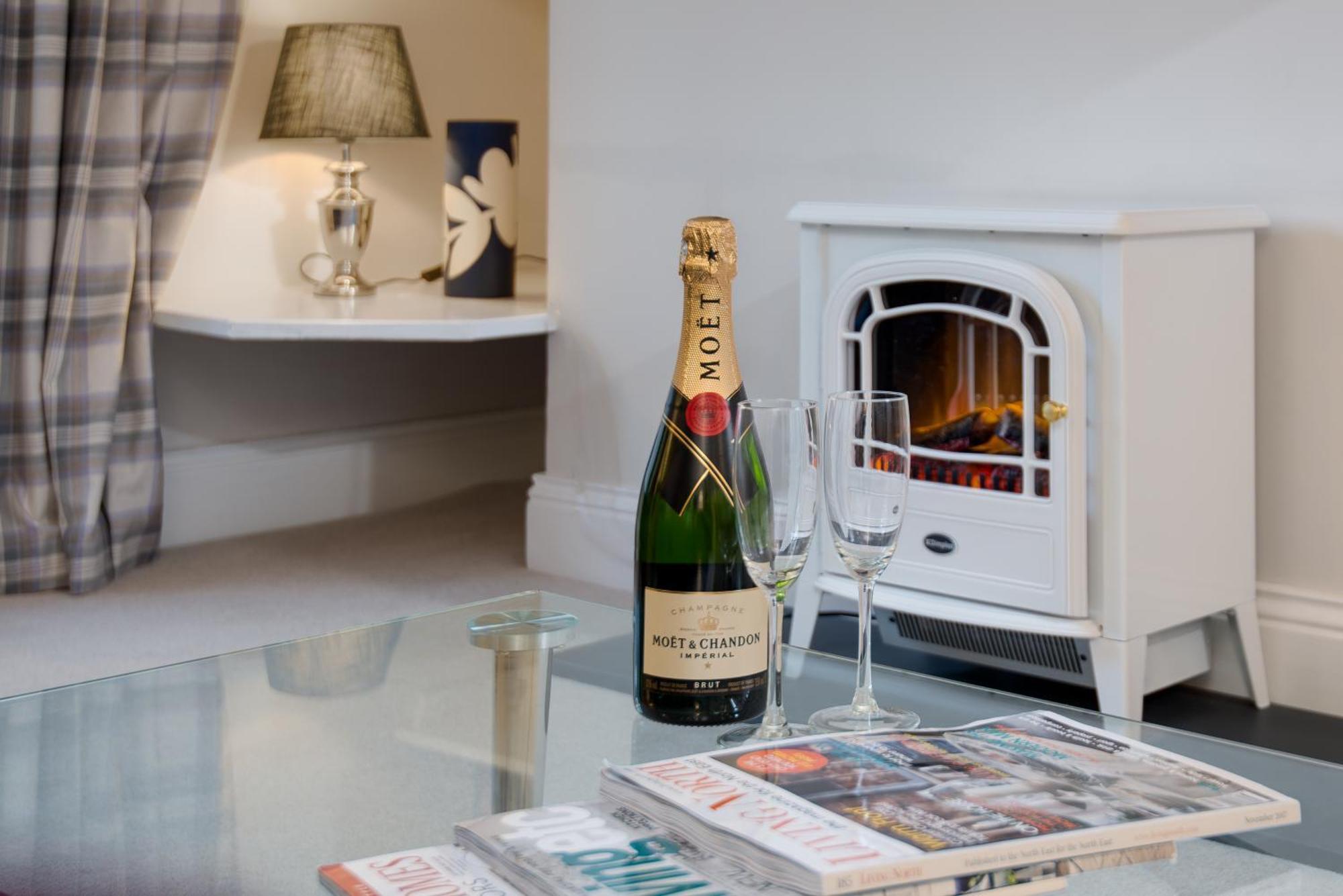 Castle Retreat - Luxury Apartment Opposite Alnwick Castle Bagian luar foto